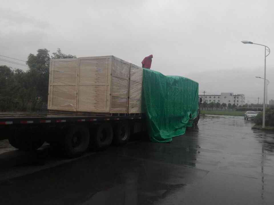 2017年6月北京創聯匯通電氣-雨中發貨現場，一直以顧客服務為較好